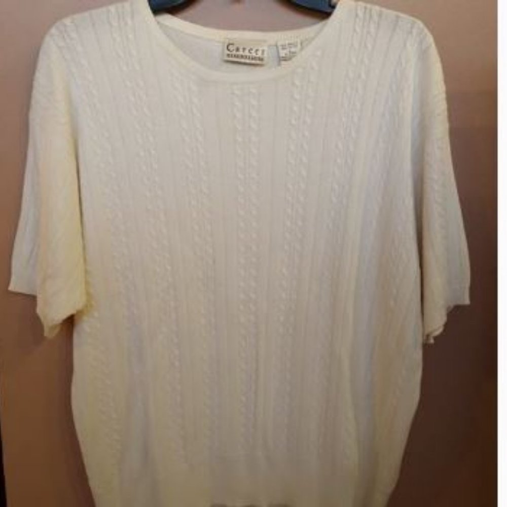 Short sleeved sweater